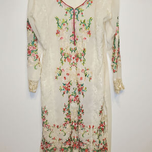 Women's Floral and Lace Embroidered Shalwar Kameez S/M